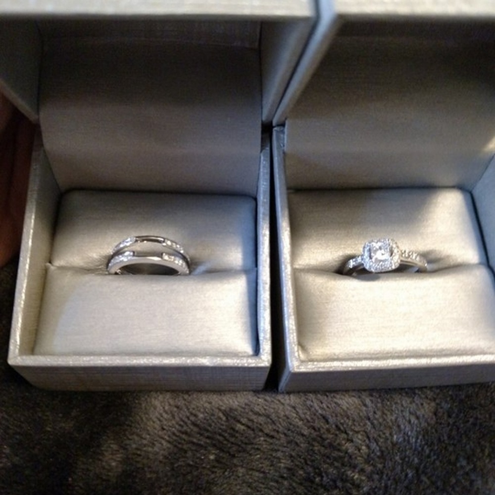 Beautiful Wedding Set: Size 7